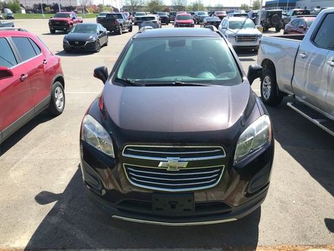Used 2016 Chevrolet Trax LT w/ LT Convenience Package FWD image 11