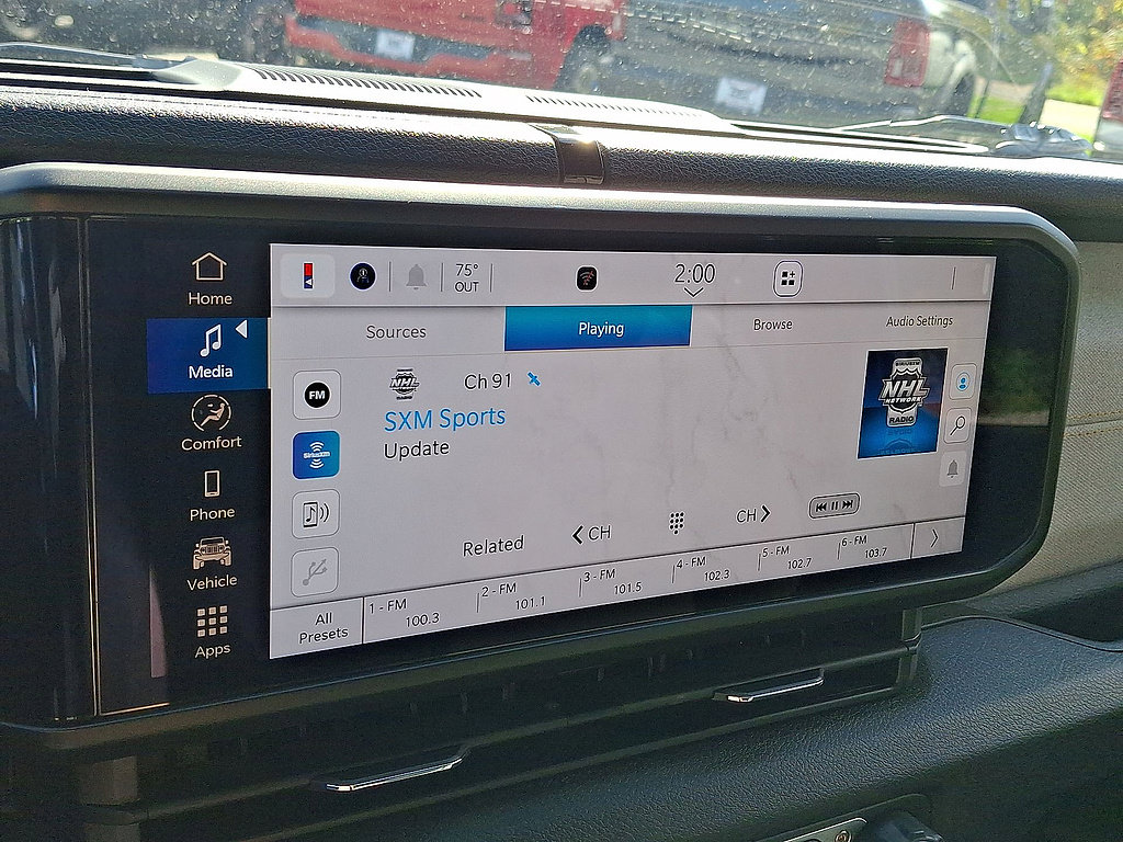 Used 2025 Jeep Wrangler Sport AWD/4WD image 14
