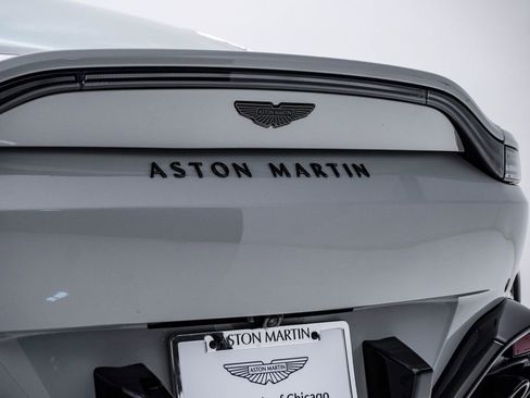 Used 2025 Aston Martin V8 Vantage Coupe RWD image 12