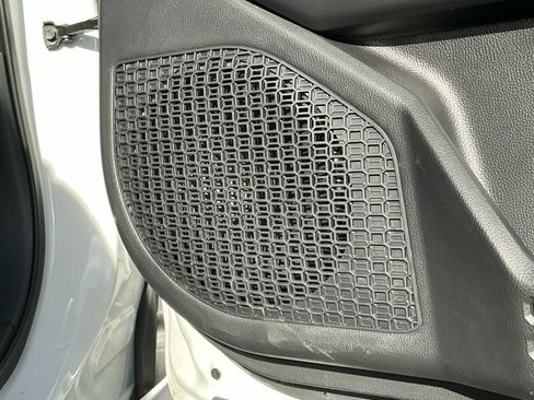 Certified 2025 Toyota Tacoma SR5 image 27