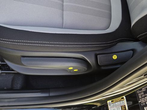 New 2026 Hyundai Venue SEL FWD image 17