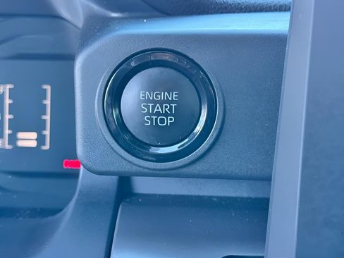 Used 2024 Toyota Tacoma SR5 w/ SR5 Upgrade Package image 17