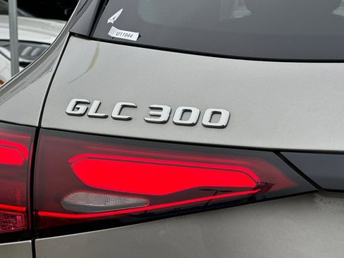 Used 2024 Mercedes-Benz GLC 300 w/ Winter Package image 27