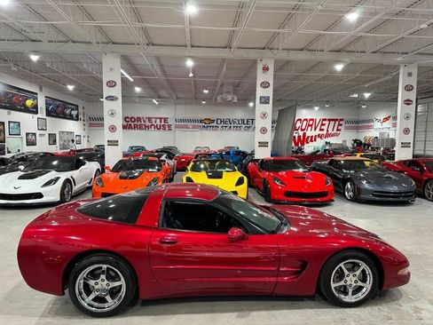 Used 2002 Chevrolet Corvette Coupe w/ Preferred Equipment Group2 RWD image 5