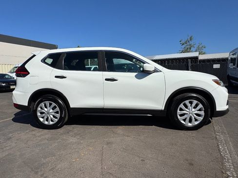 Used 2017 Nissan Rogue S FWD image 6