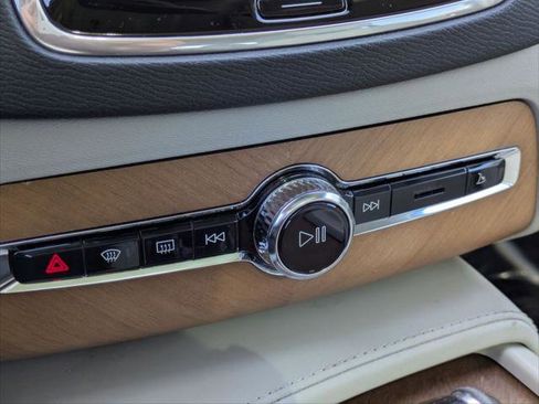 Used 2018 Volvo XC90 T6 Inscription w/ Convenience Package image 18
