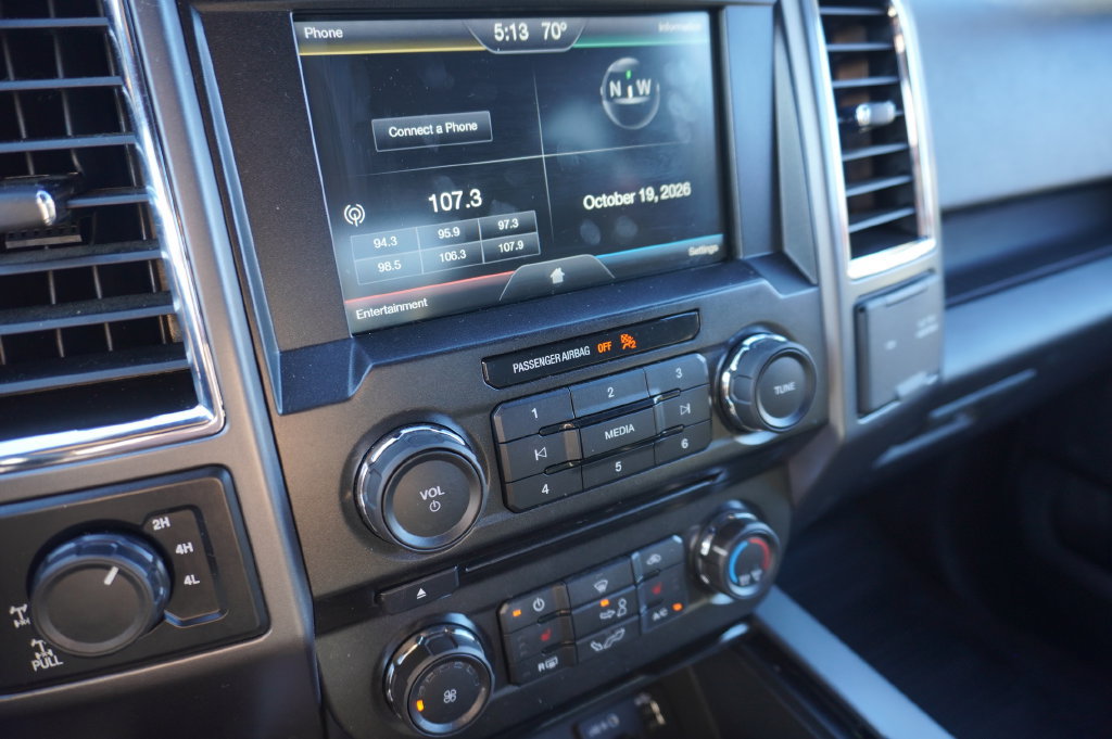 Used 2015 Ford F150 XLT w/ Equipment Group 302A Luxury AWD/4WD image 17