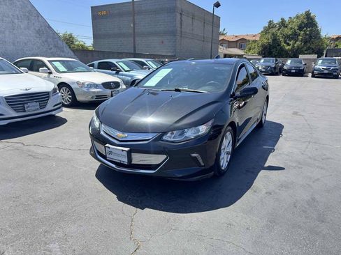 Used 2017 Chevrolet Volt Premier w/ Driver Confidence II Package FWD image 12