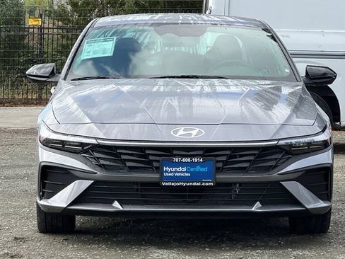 Certified 2025 Hyundai Elantra SEL FWD image 11
