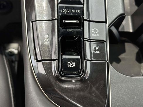 New 2025 Toyota Crown Signia image 26