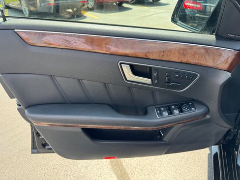 Used 2013 Mercedes-Benz E 350 4MATIC Sedan w/ Premium 1 Pkg image 5