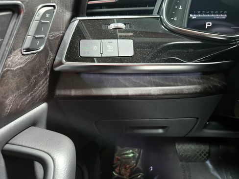 Used 2023 Audi Q8 Premium w/ Convenience Package AWD/4WD image 14