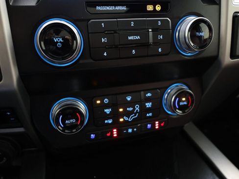 Used 2020 Ford F350 Platinum w/ FX4 Off-Road Package image 31