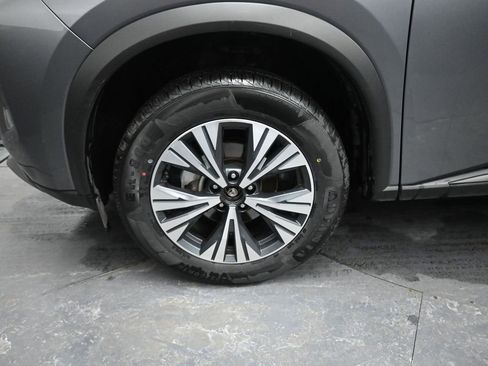 Used 2023 Nissan Rogue SV image 14