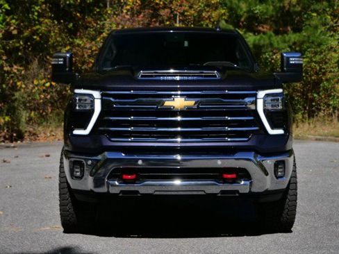 Used 2024 Chevrolet Silverado 3500 LTZ w/ LTZ Plus Package image 5