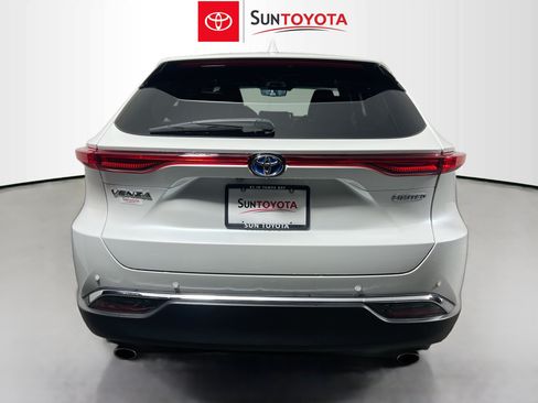 Used 2023 Toyota Venza Limited AWD/4WD image 5