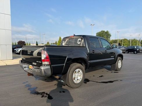 Used 2014 Toyota Tacoma 4x4 Double Cab w/ SR5 Package image 7