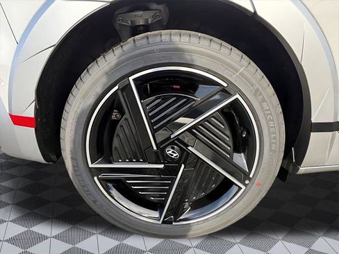 New 2026 Hyundai Ioniq 5 Limited image 9