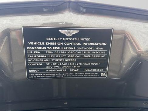 Used 2017 Bentley Bentayga W12 image 28