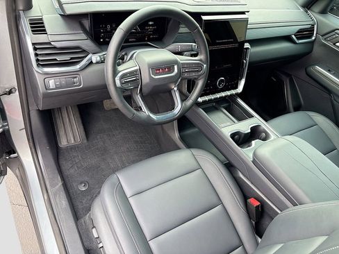 Used 2024 GMC Acadia Elevation w/ Trailering Package FWD image 9