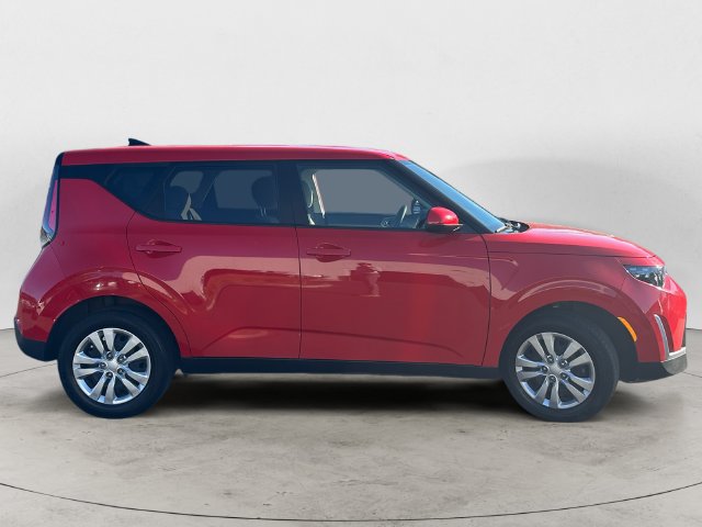 Used 2024 Kia Soul LX FWD image 4