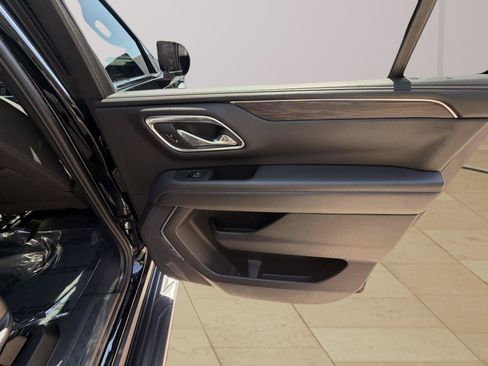 Used 2023 Chevrolet Suburban LS RWD image 33