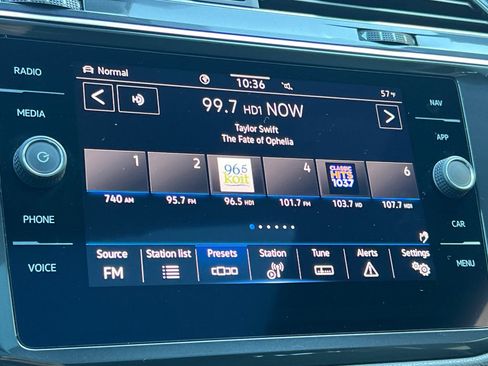 Certified 2022 Volkswagen Tiguan SEL R-Line image 18