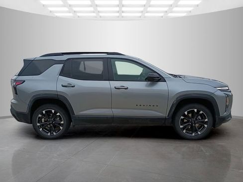 Used 2025 Chevrolet Equinox RS w/ Safety and Technology Package image 8