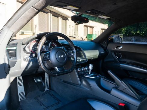 Used 2011 Audi R8 V10 AWD/4WD image 25