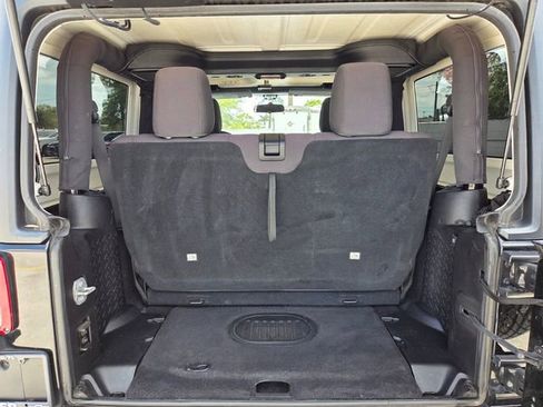 Used 2015 Jeep Wrangler Sport w/ Connectivity Group image 10