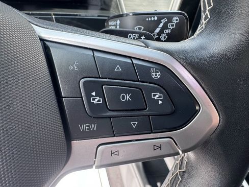 Used 2024 Volkswagen Atlas Cross Sport SE image 19