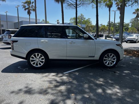 Used 2016 Land Rover Range Rover HSE image 10