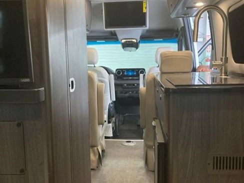 Used 2022 Mercedes-Benz Sprinter 3500 image 22