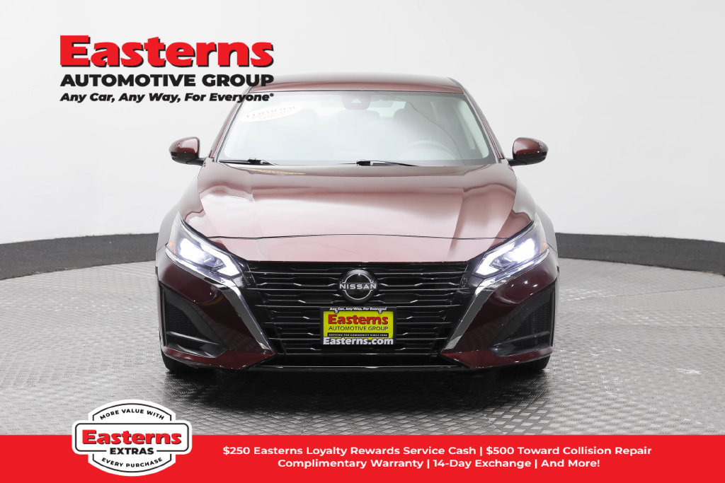 Used 2023 Nissan Altima 2.5 SV FWD image 3
