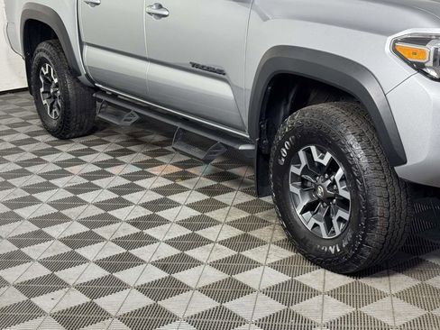 Used 2022 Toyota Tacoma TRD Off-Road AWD/4WD image 12
