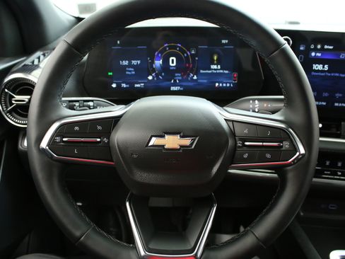 Used 2025 Chevrolet Equinox LT w/ Safety and Technology Package AWD/4WD image 12