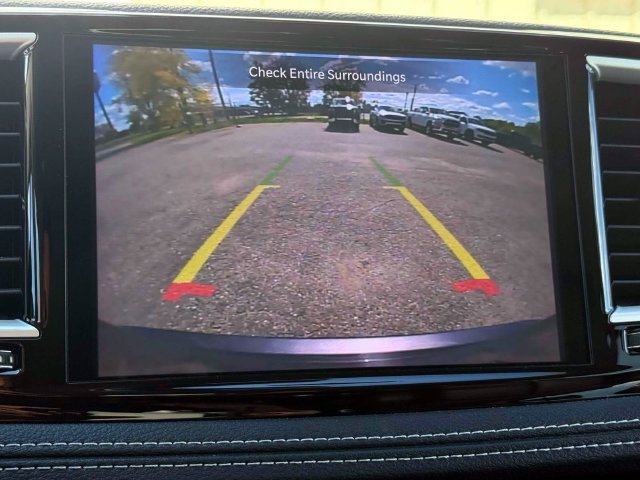 Used 2023 Chrysler Pacifica Touring-L AWD/4WD image 29