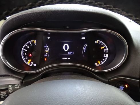 Used 2019 Jeep Grand Cherokee Limited AWD/4WD image 19
