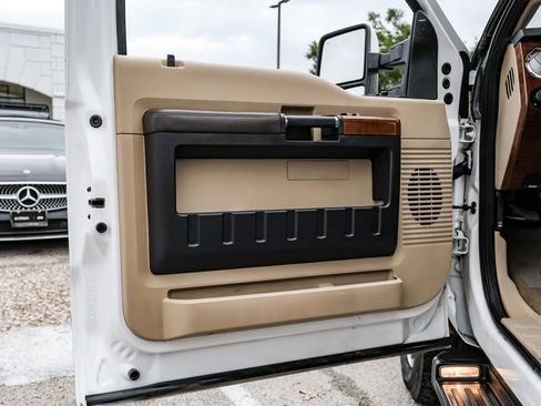 Used 2016 Ford F250 King Ranch w/ FX4 Off-Road Package image 41