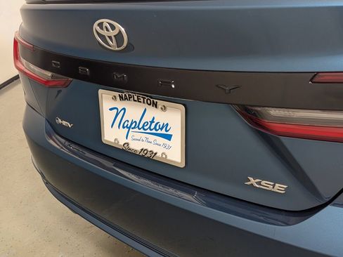 Used 2025 Toyota Camry XSE FWD image 7