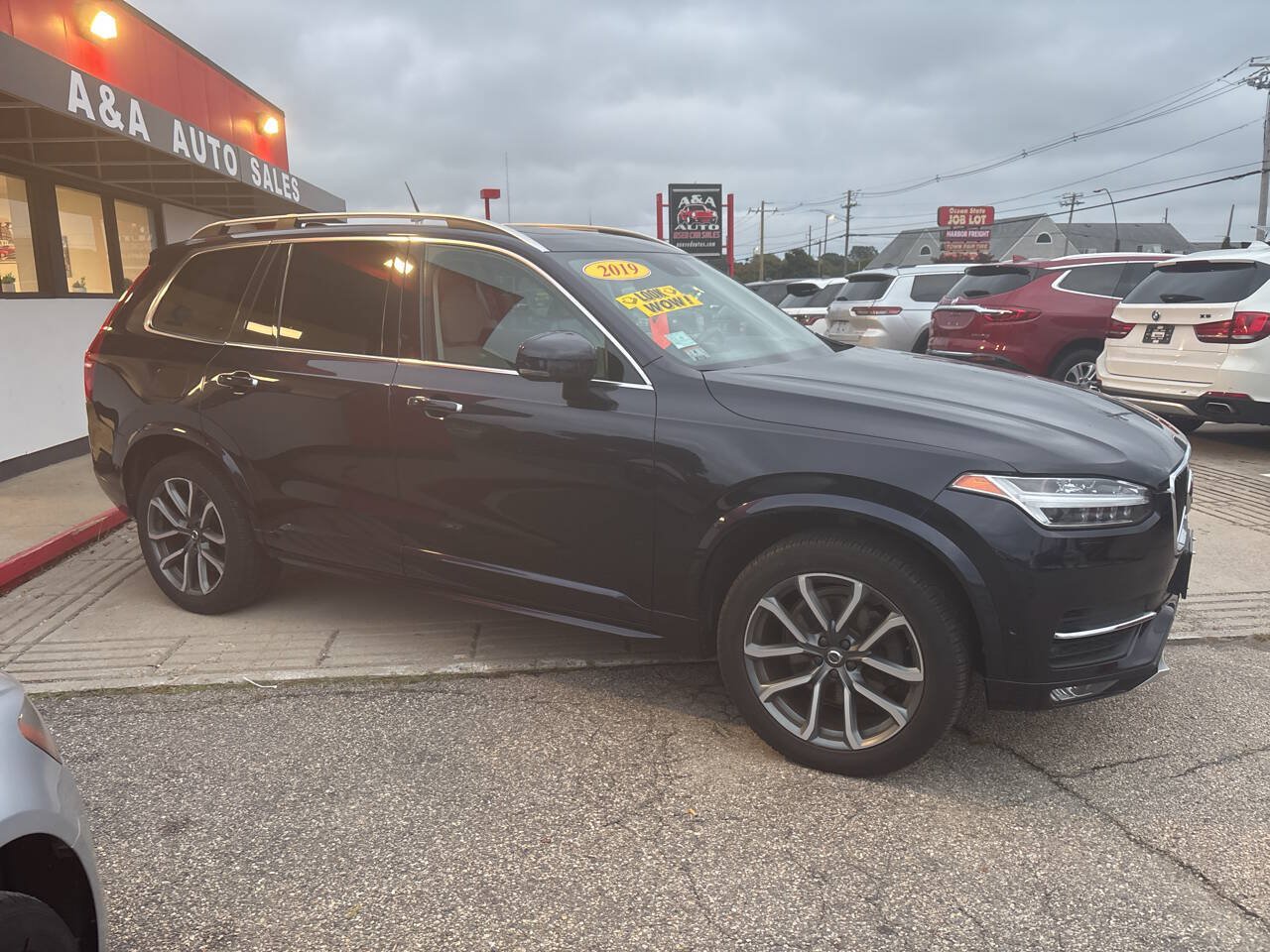 Used 2019 Volvo XC90 T6 Momentum w/ Advanced Package AWD/4WD image 3