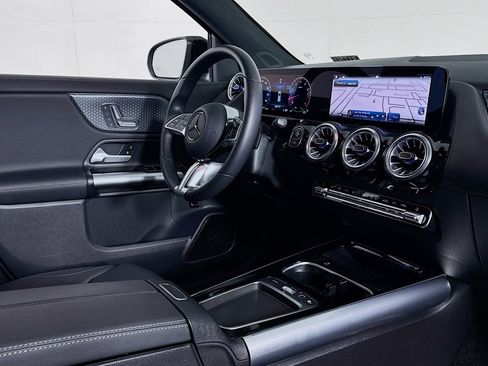 Certified 2025 Mercedes-Benz GLA 250 image 16