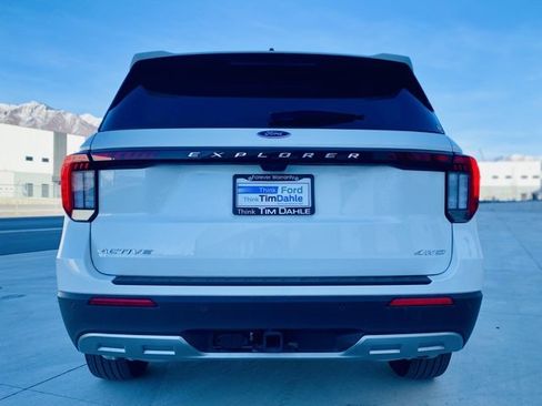 New 2025 Ford Explorer Active w/ Active Comfort Package image 6