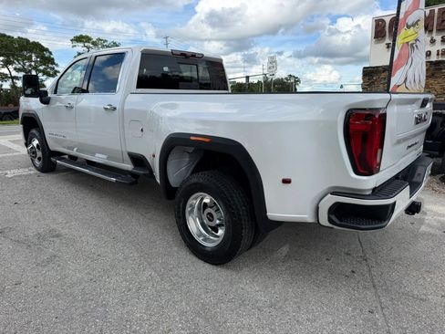 Used 2022 GMC Sierra 3500 Denali w/ Denali Ultimate Package AWD/4WD image 4
