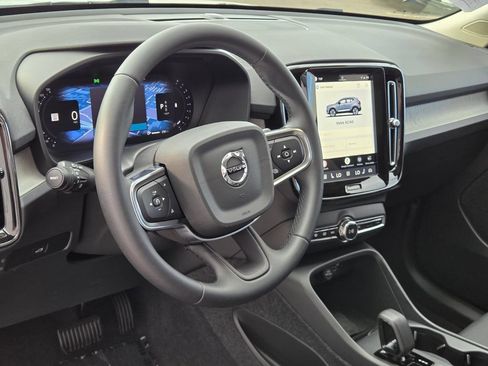 Certified 2024 Volvo XC40 B5 Core AWD/4WD image 24