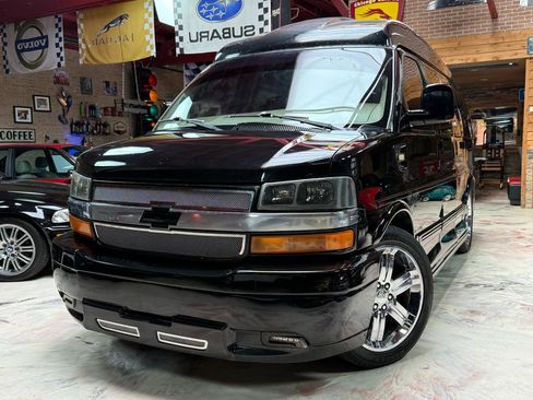 Used 2007 Chevrolet Express 1500 w/ Preferred Equipment Group RWD image 1