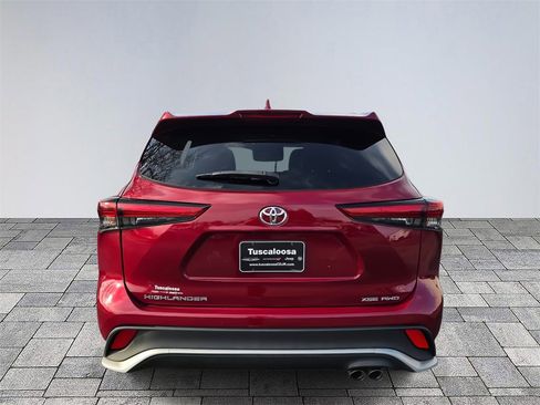 Used 2021 Toyota Highlander XSE image 6