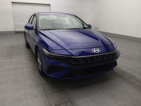 Used 2024 Hyundai Elantra SE FWD image 14