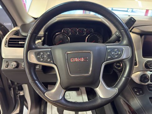 Used 2016 GMC Yukon XL SLT w/ Open Road Package AWD/4WD image 18
