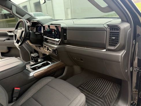 Used 2024 Chevrolet Silverado 1500 RST w/ Z71 Off-Road Package AWD/4WD image 40